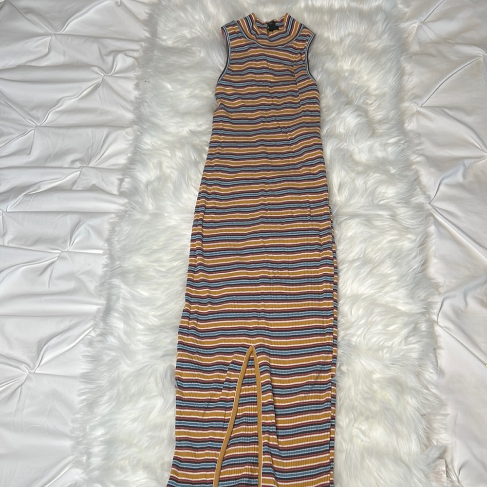 Wild Fable Sz sm. Long ribbed maxi dress with split hem & back cutout detail